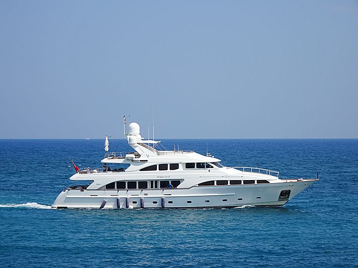 Dream On II leaving Calaponte Marina
