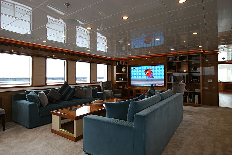 Meteor yacht saloon