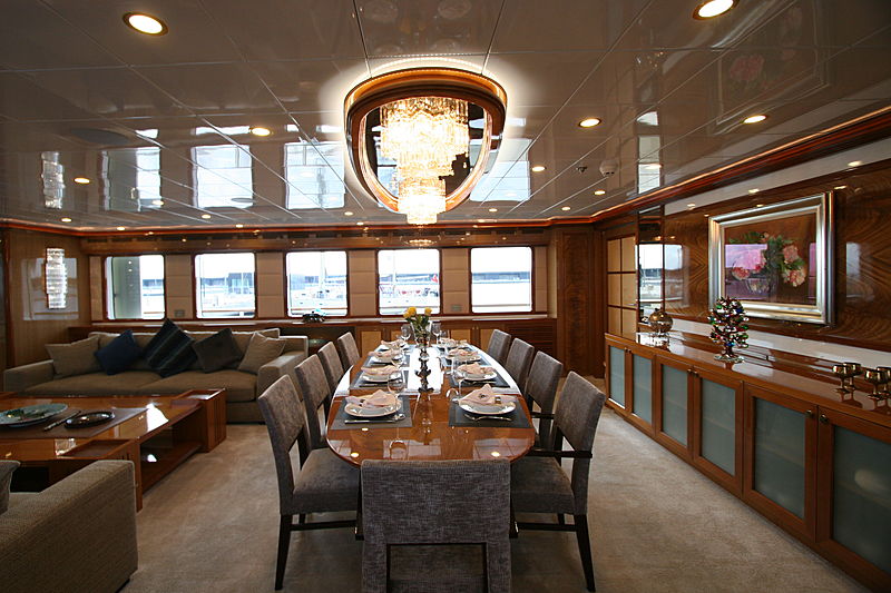 Meteor yacht saloon