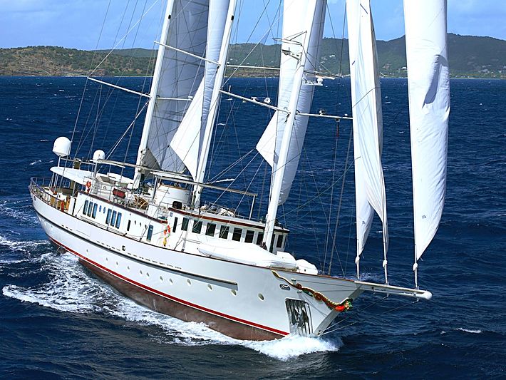 Montigne yacht sailing