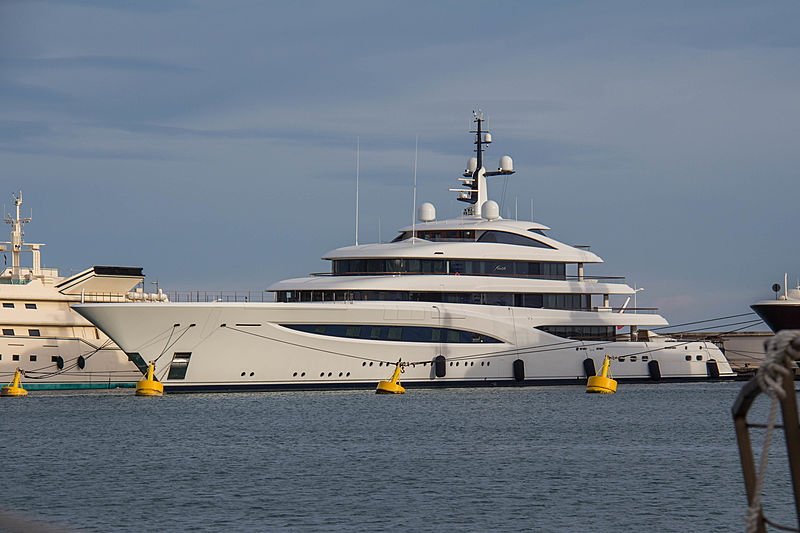 Faith yacht in Antibes