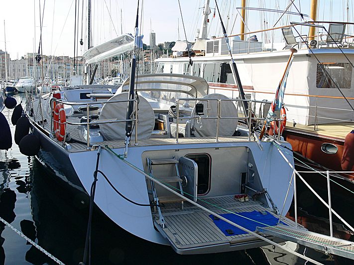 Attimo yacht in Cannes