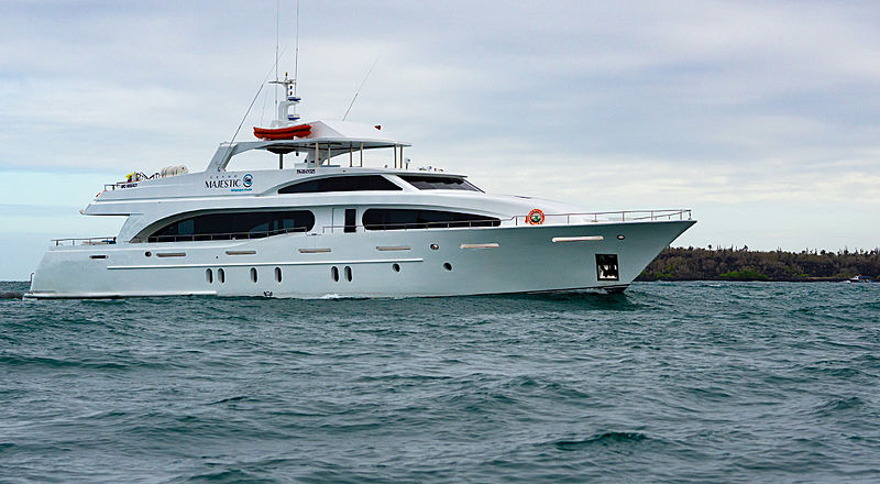 Grand Majestic yacht cruising