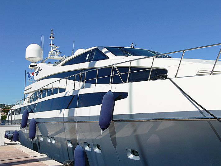 M.J. Taknm yacht in Port Canto