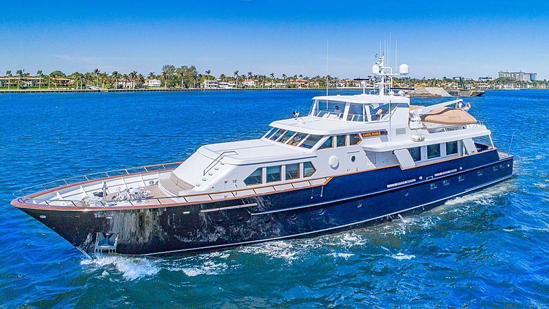 Feadship yacht Casual Water