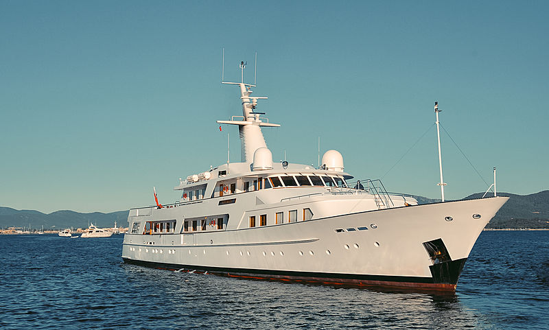 Kalinga yacht by Feadship in St Tropez