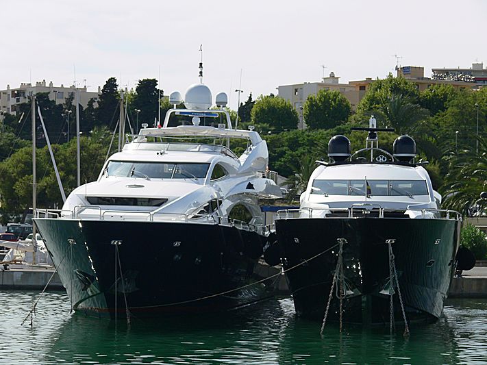 Shiver yacht in Antibes