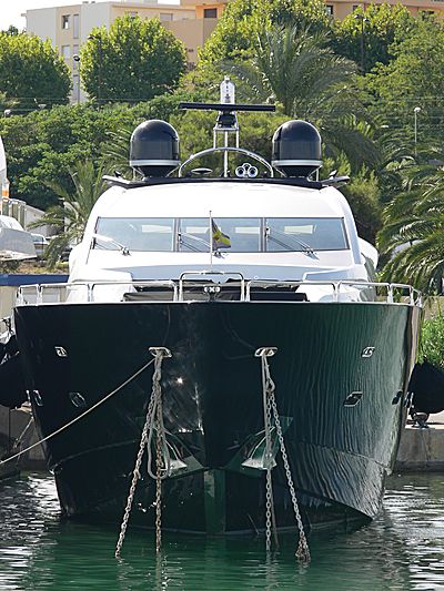 Shiver yacht in Antibes