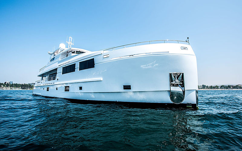 Serenitas yacht anchored
