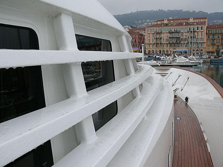 Timeless yacht sidedeck