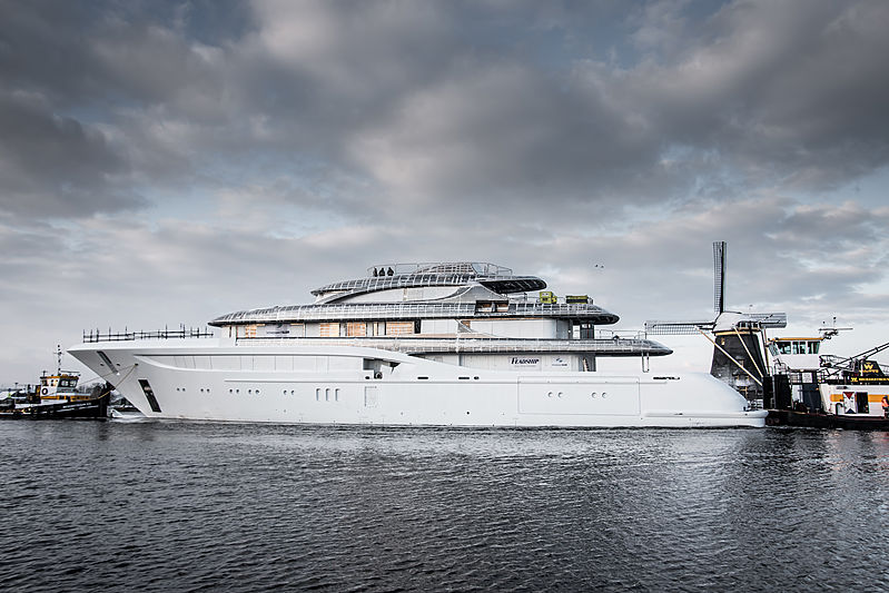 Feadship project 705 hull transport
