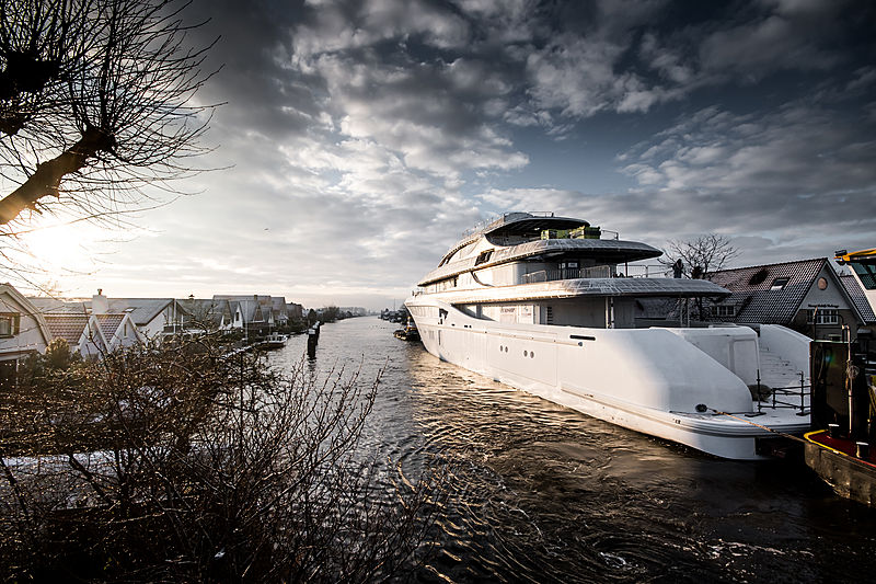 Feadship project 705 hull transport