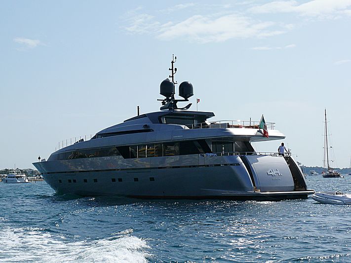 4H yacht anchored off Cannes