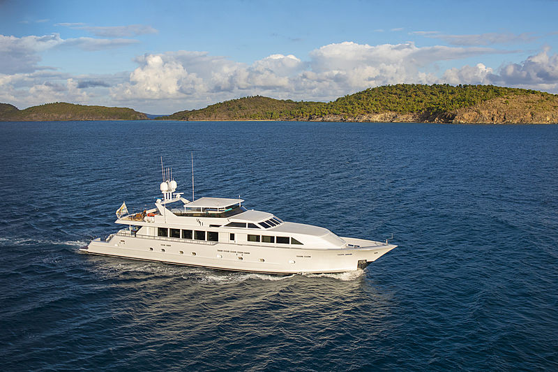 WINNING HAND Yacht 32m Broward SuperYacht Times