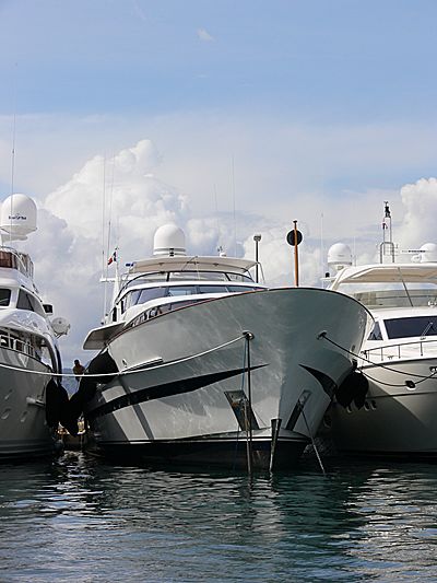 Allegra yacht in Port Canto
