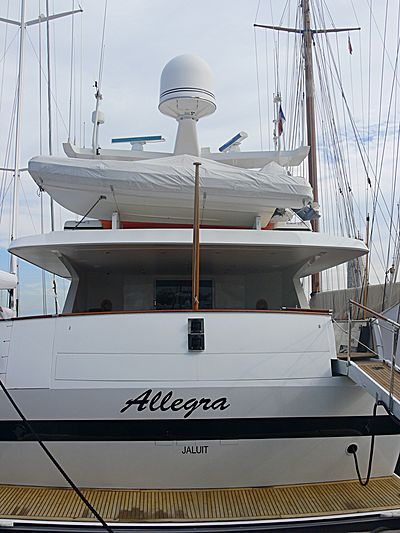 Allegra yacht in Antibes