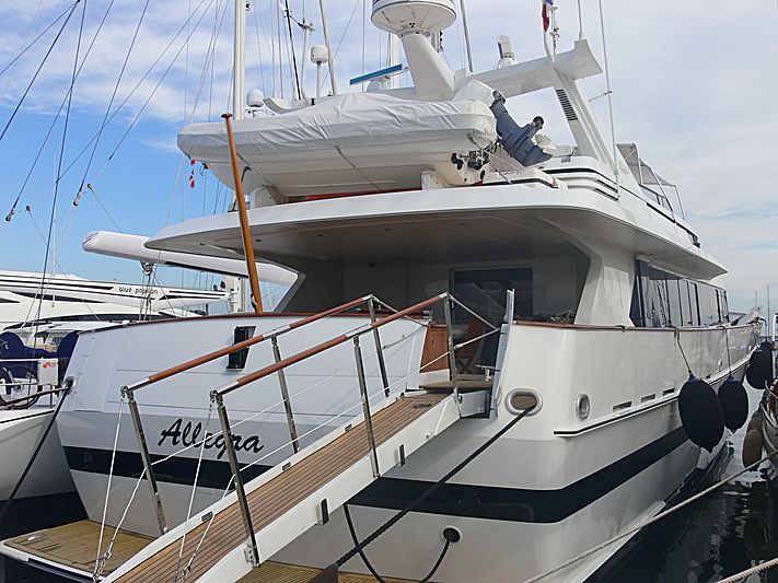 Allegra yacht in Antibes