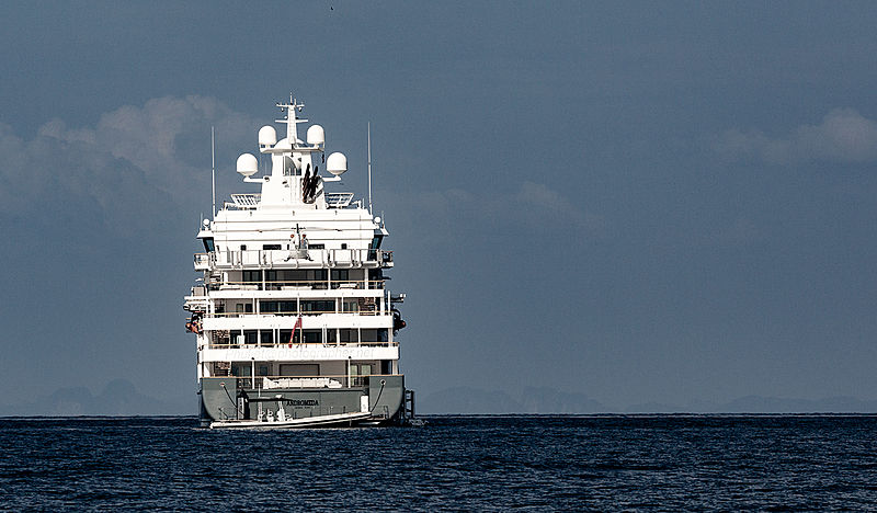 mega yacht andromeda