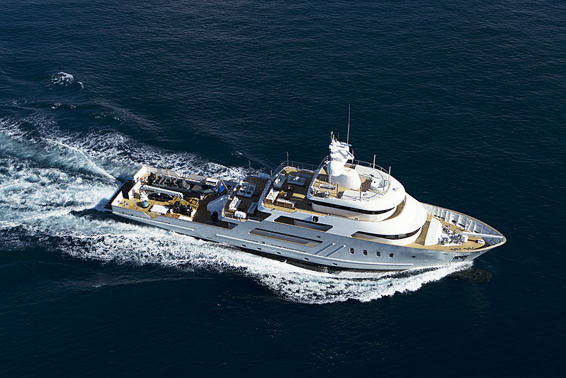 Aspire yacht running