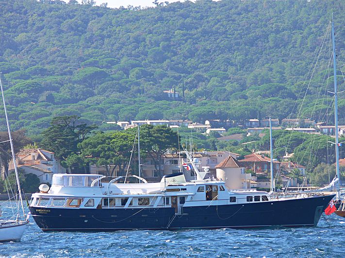 Bystander yacht anchored in Golfe de Saint-Tropez