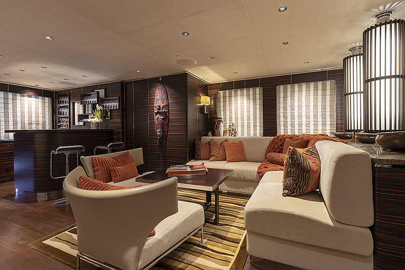 Qing yacht saloon