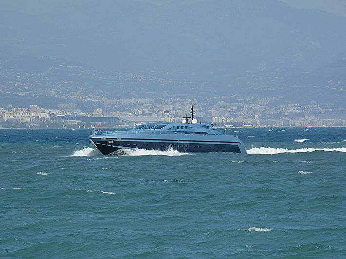 Blue Princess Star yacht arriving in Antibes