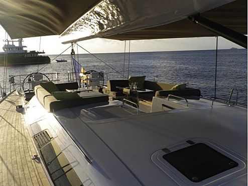 Alix yacht exterior