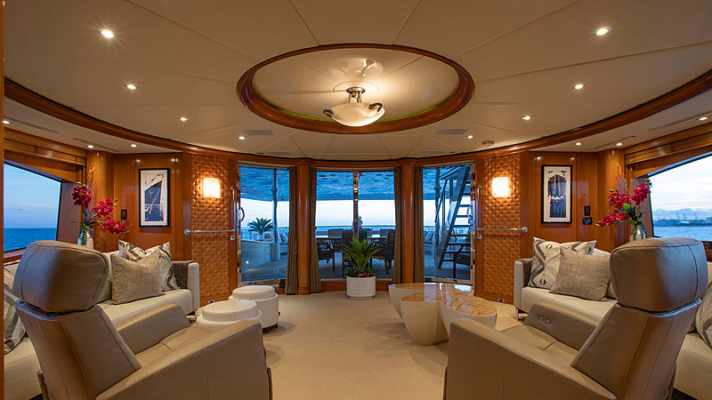 Glaze yacht saloon