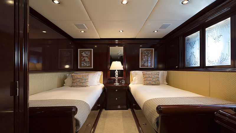 La Dea II yacht stateroom