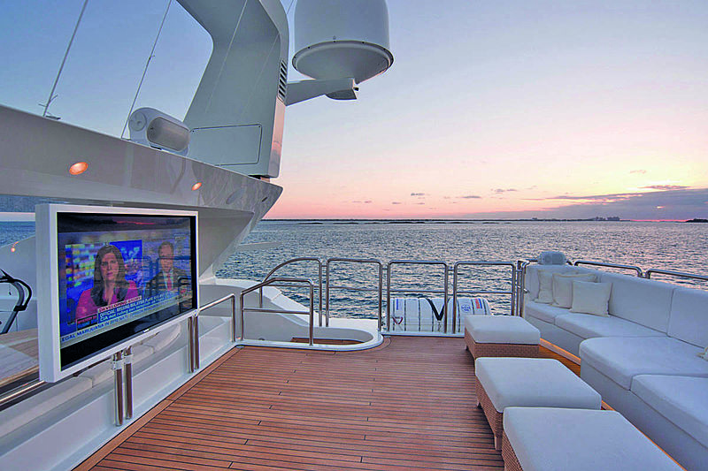Lumiere yacht deck
