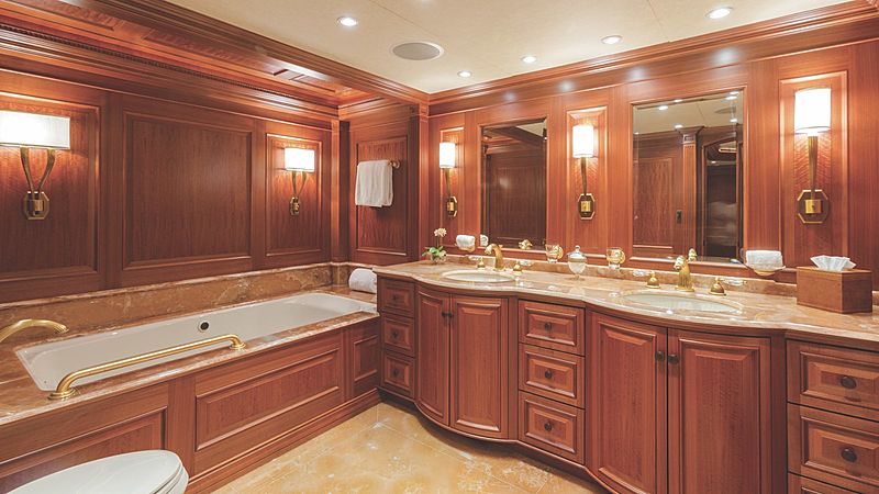Mim yacht bathroom
