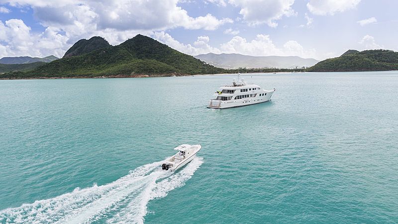 Mim yacht anchored