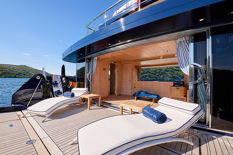 Reve d'Or yacht deck