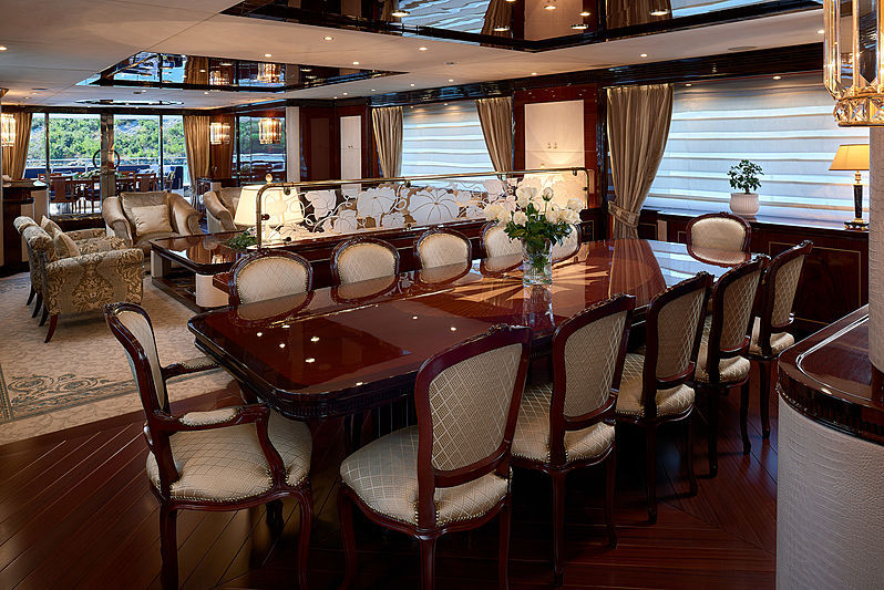 Reve d'Or yacht dining room