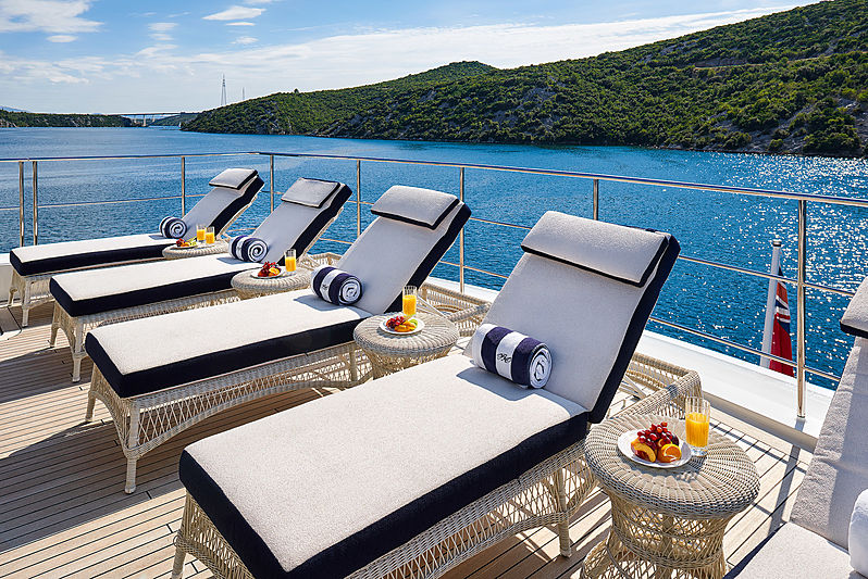 Reve d'Or yacht sun deck