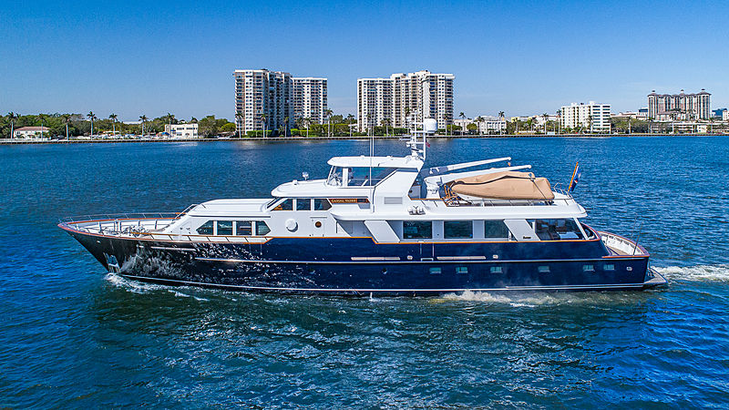 Casual Water yacht cruising