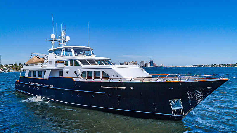 Casual Water yacht cruising