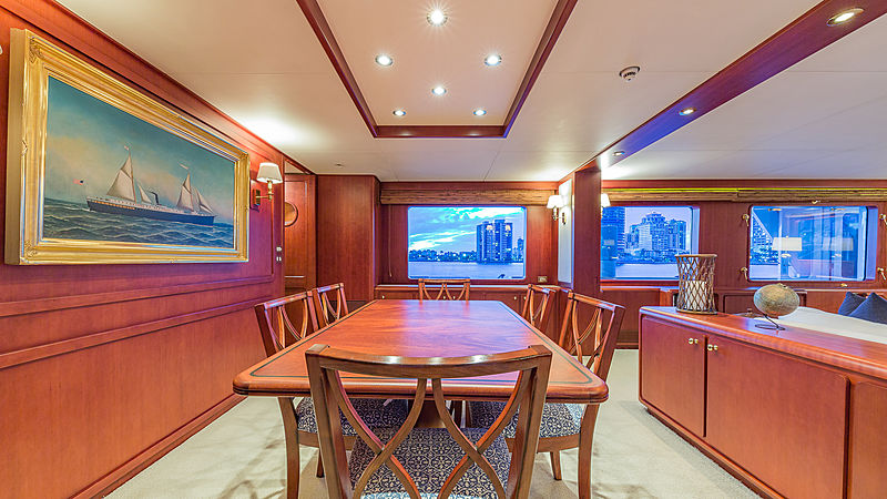 Casual Water yacht dining room