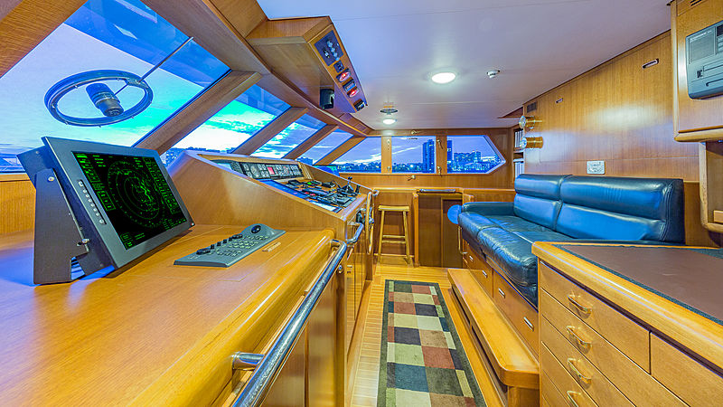 Casual Water yacht bridge