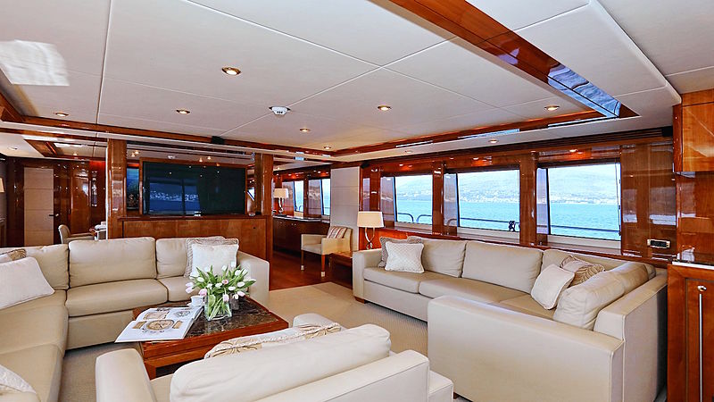 Ira yacht saloon