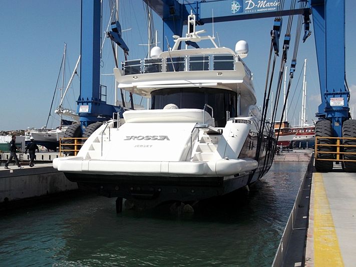 Erossea yacht by Azimut