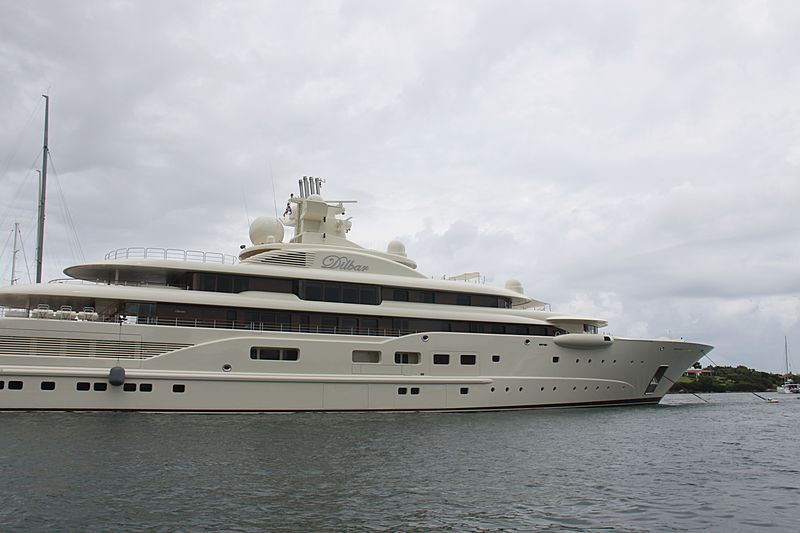 Photo Dilbar yacht arrivng in Porto Cervo SYT