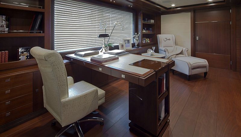 J'Ade yacht owner's study room