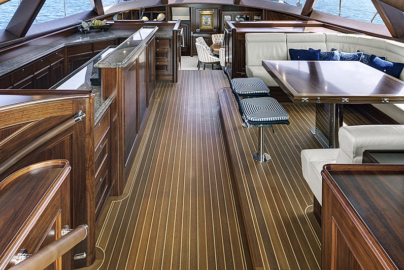 Encore yacht saloon