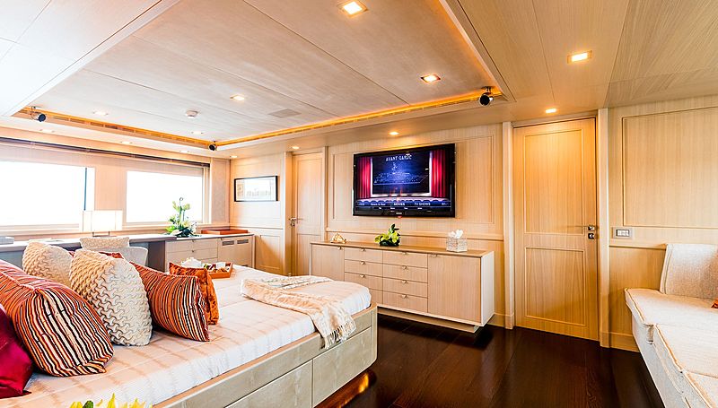 Avant Garde 2 yacht stateroom