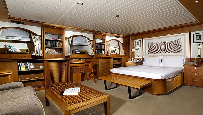 Meserret yacht stateroom
