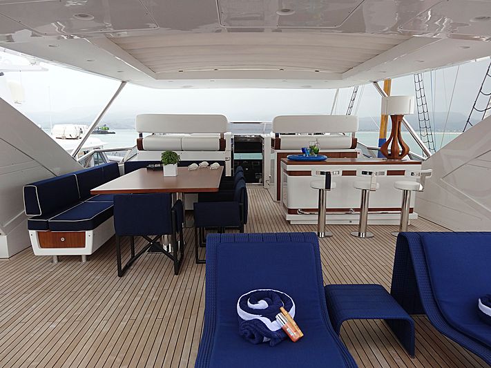 Memories Too yacht sundeck