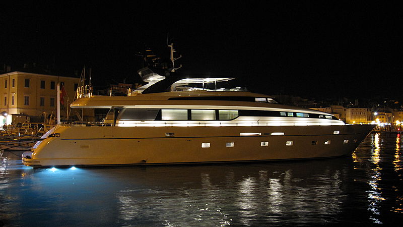 Skyline yacht