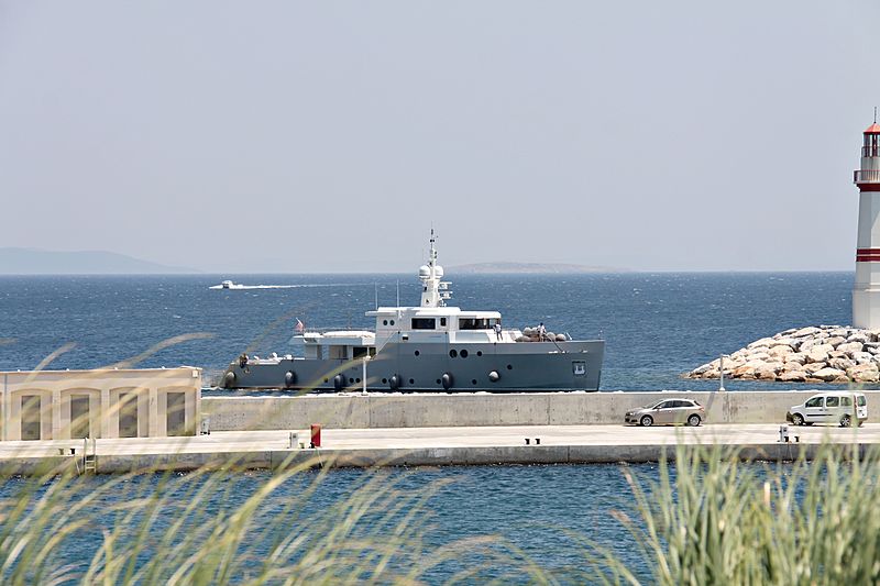 Ceylan yacht entering Didim marina