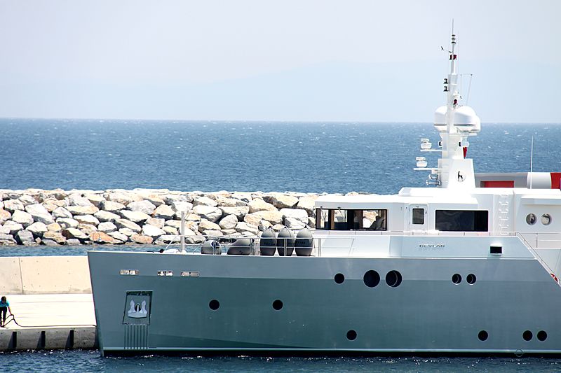 Ceylan yacht entering Didim marina